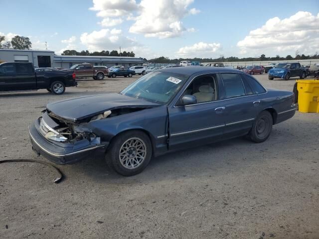 Ford Crown Victoria
