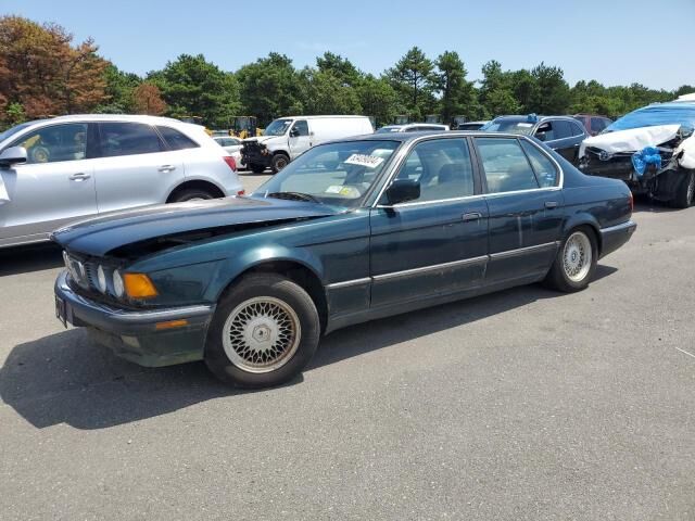 BMW 740i