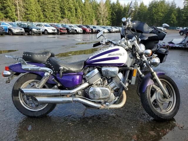 Honda VF750C2 (MAGNA)