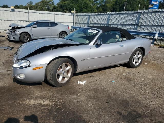 Jaguar XK8