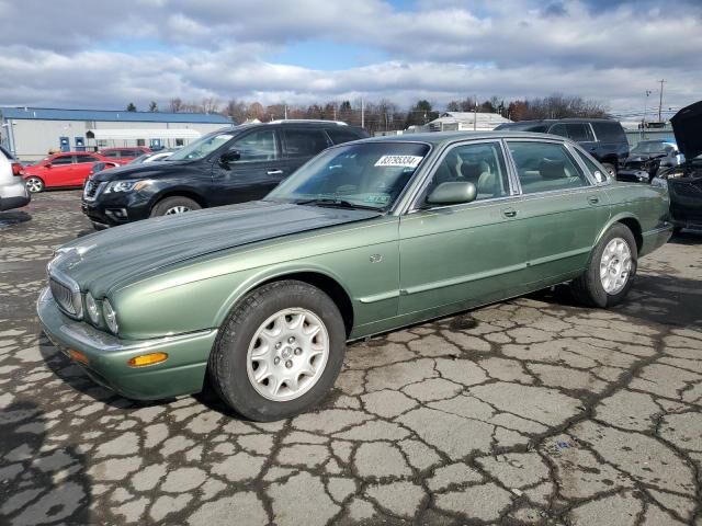 Jaguar XJ8