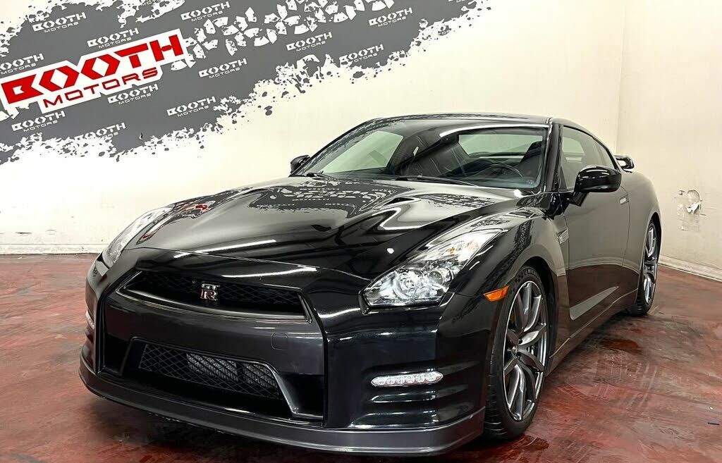 Nissan GT-R