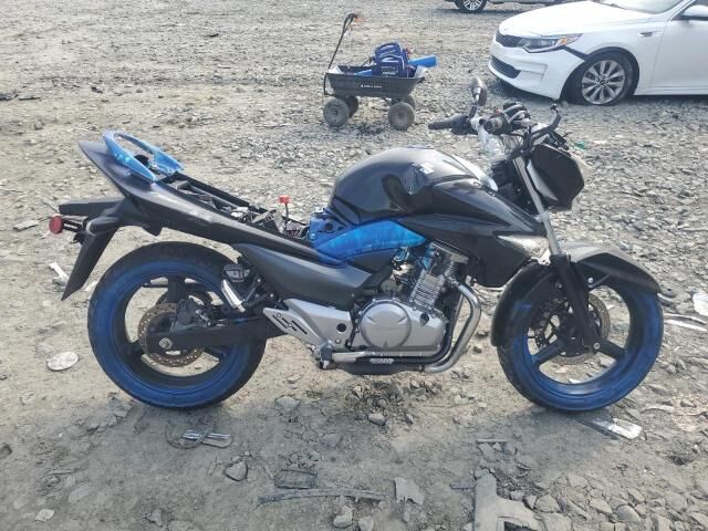 Suzuki GW250L