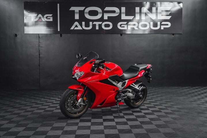 Honda VFR800F (INTERCEPTOR)
