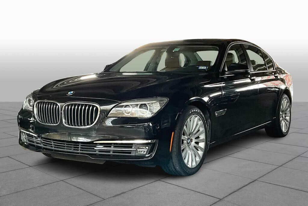 BMW 740i