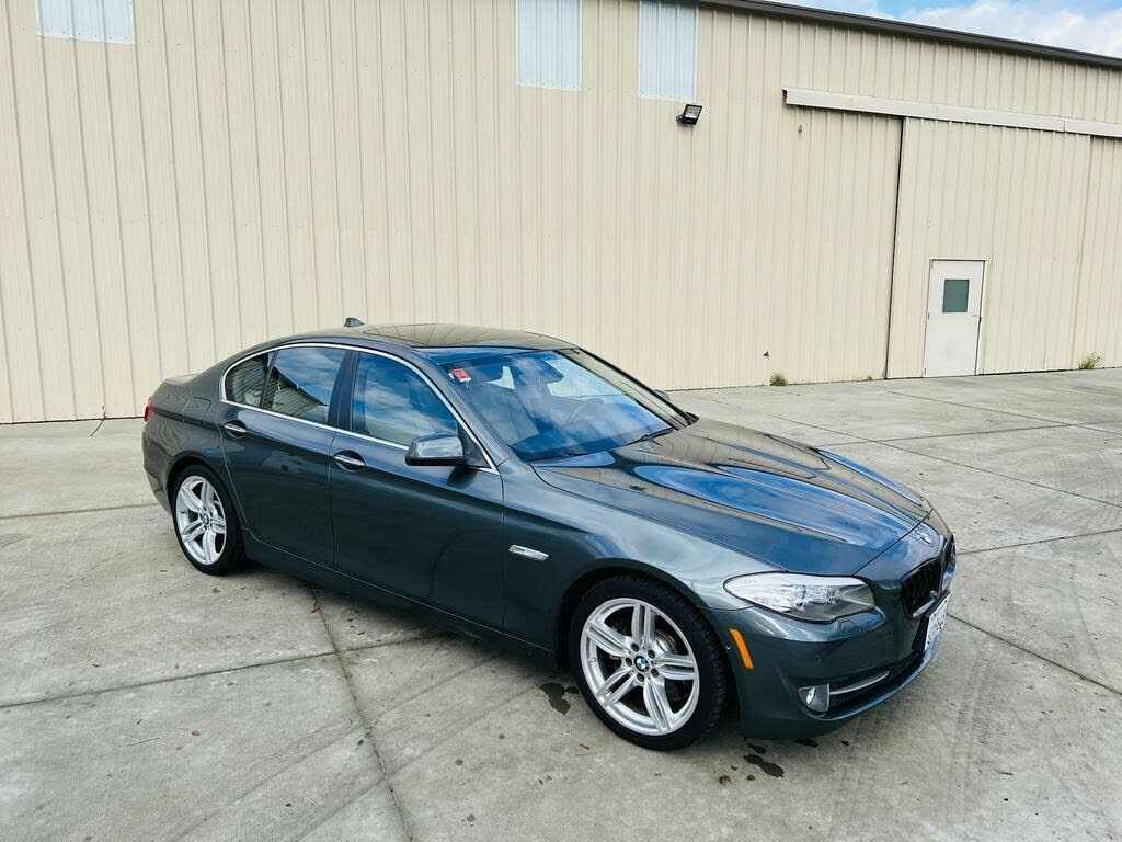 BMW 528i