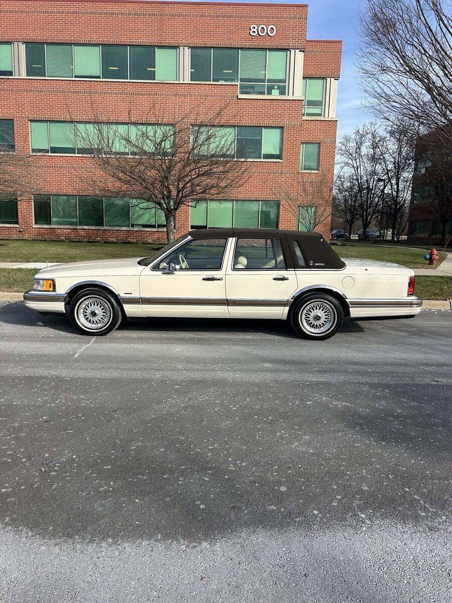 Lincoln Town Car