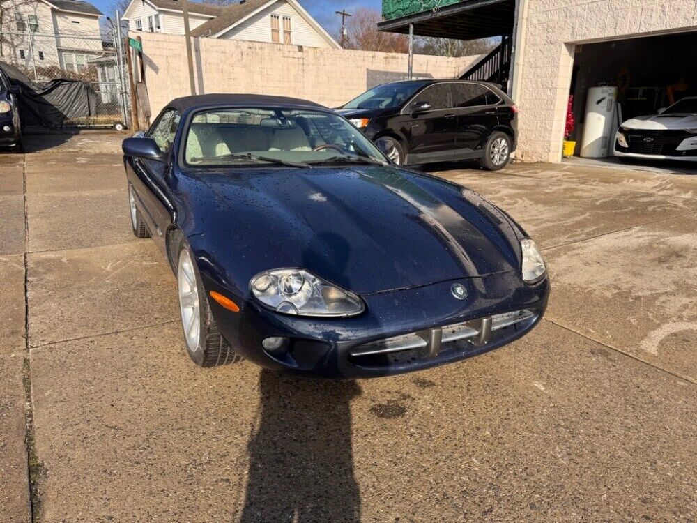 Jaguar XK8