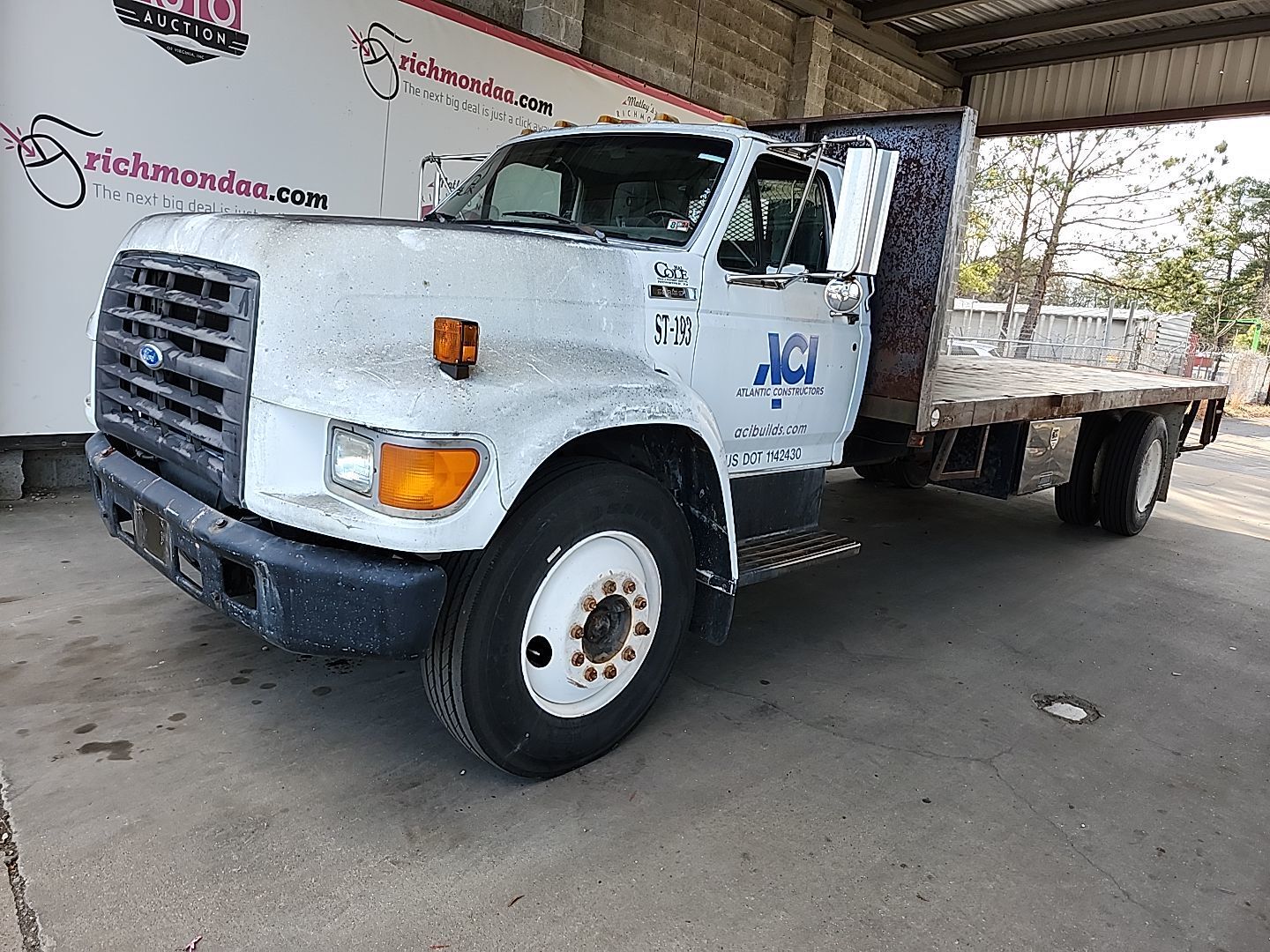 Ford F-800