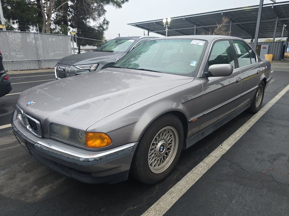 BMW 740i