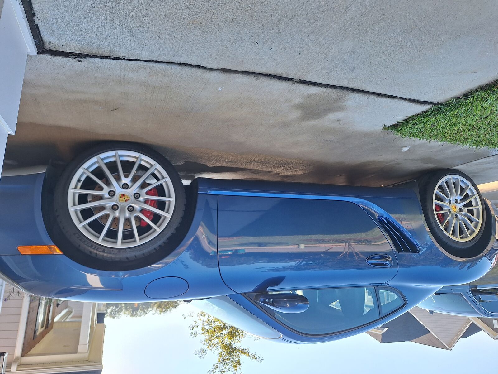 PORSCHE