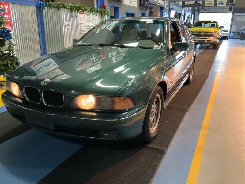 BMW 528i