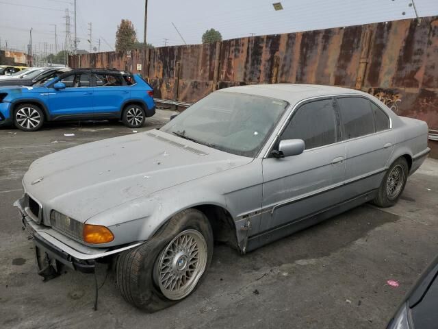 BMW 740i
