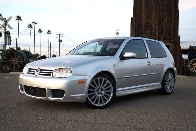 Volkswagen R32