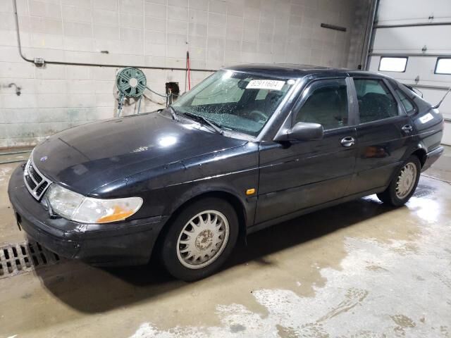 Saab 900