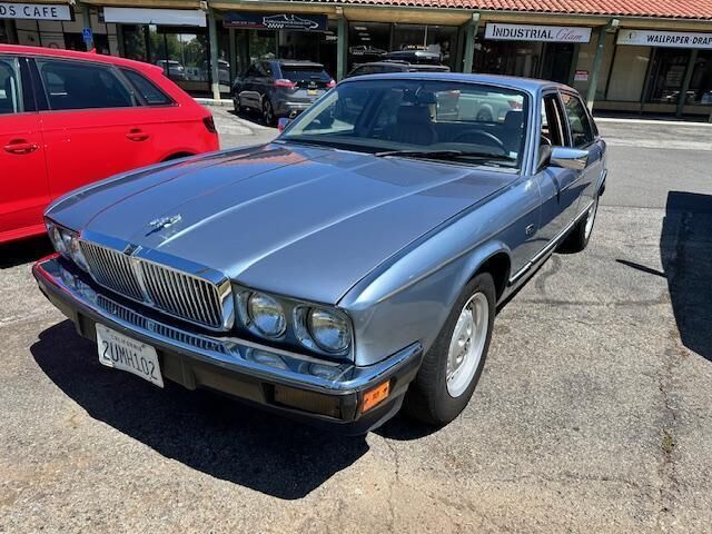 Jaguar XJ6