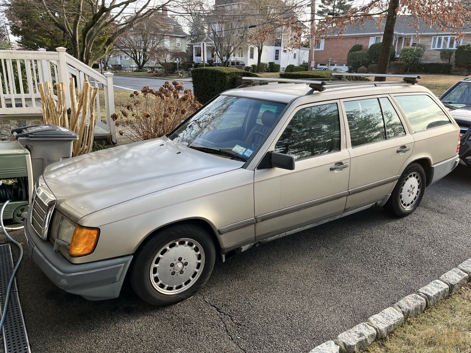MERCEDES-BENZ