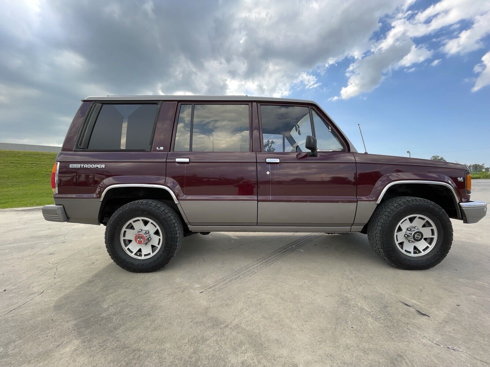 Isuzu Trooper