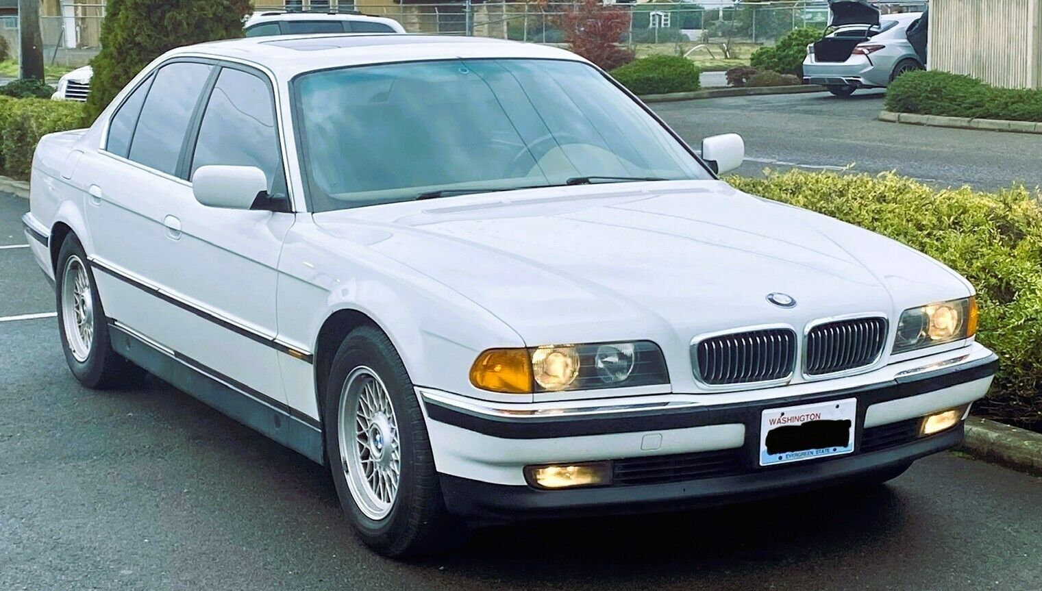 BMW 740i