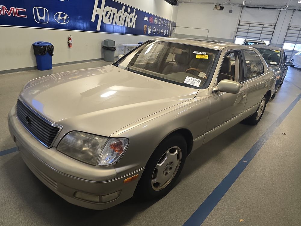 Lexus LS