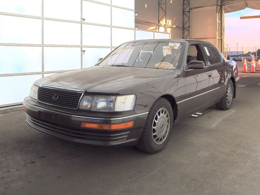 Lexus LS
