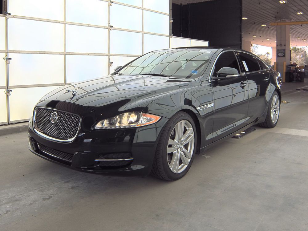 Jaguar XJ