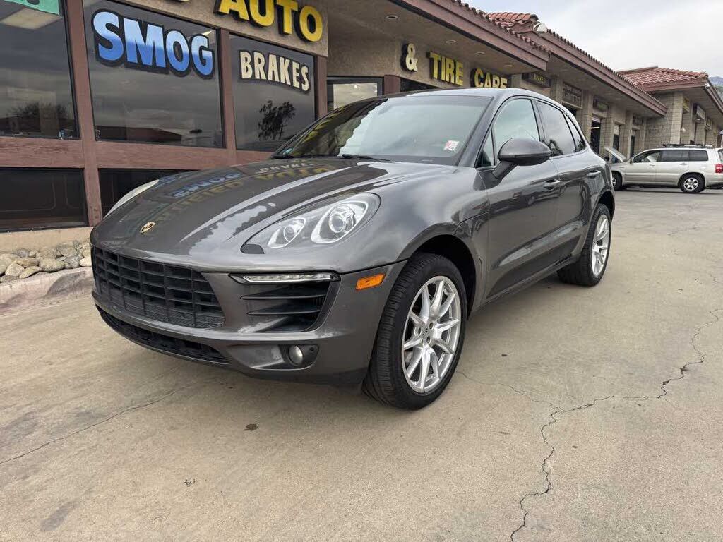 2015 PORSCHE Macan