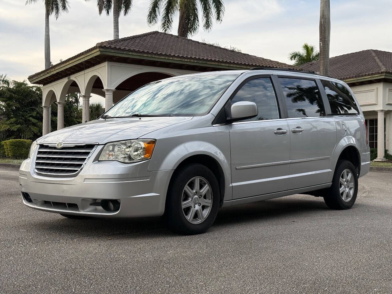 2010 CHRYSLER Town and Country