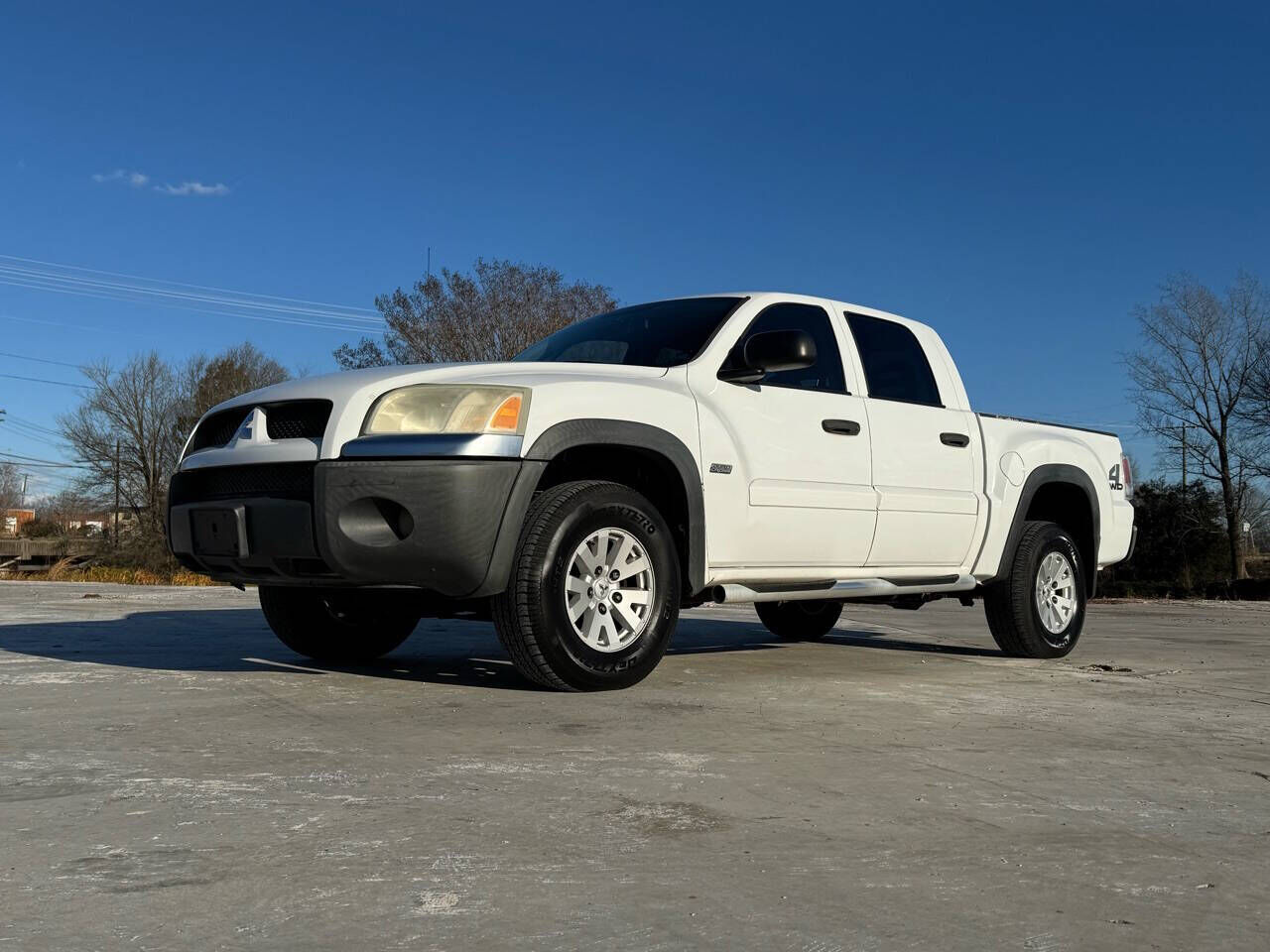 Mitsubishi Raider