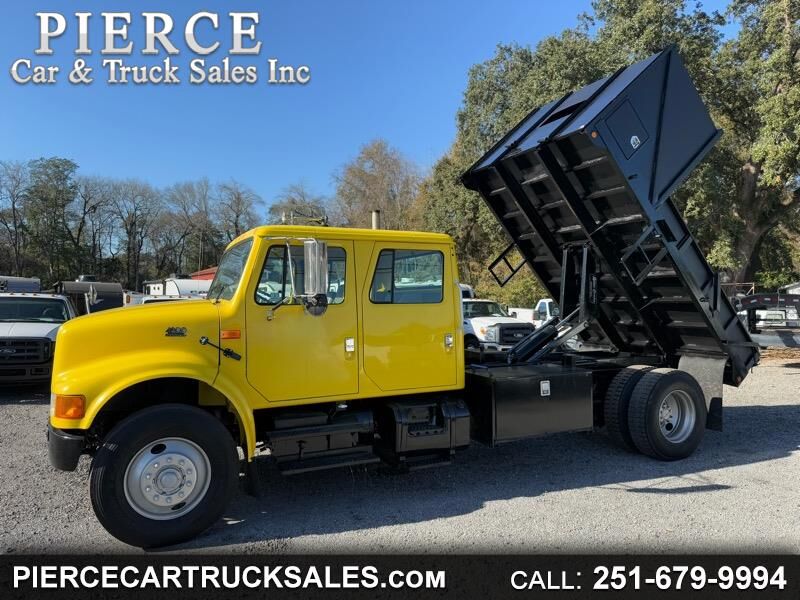 2002 INTERNATIONAL 4900