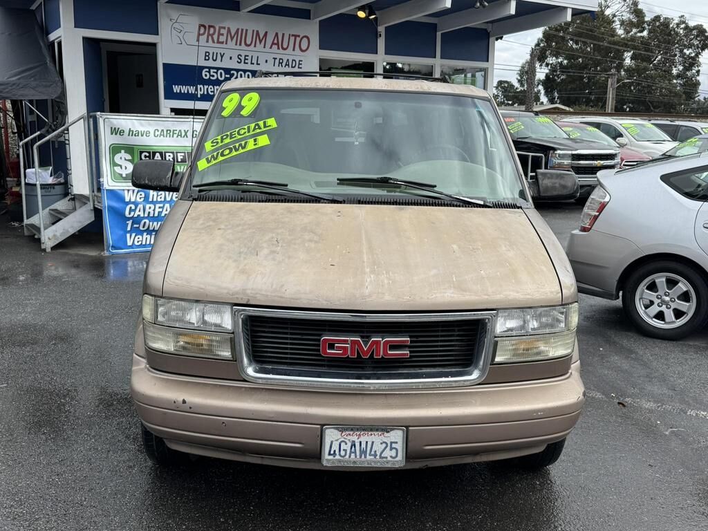 GMC Safari