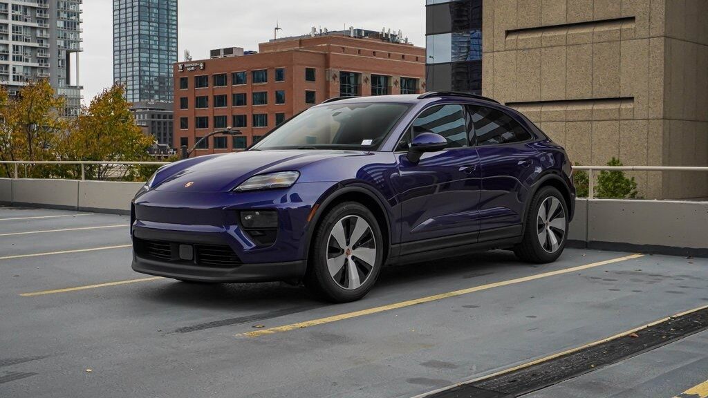 2024 PORSCHE Macan
