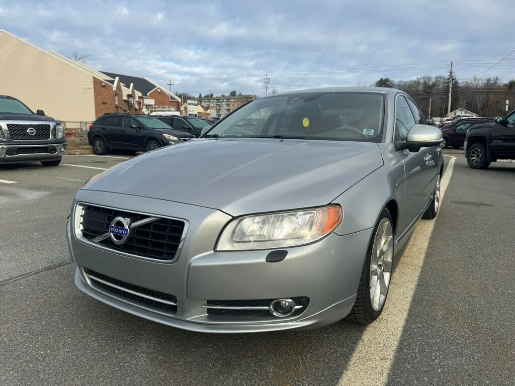 VOLVO