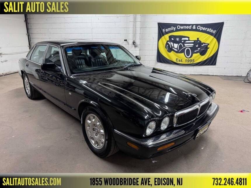 Jaguar XJ8