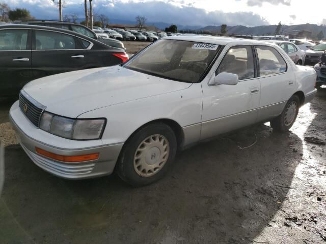 Lexus LS