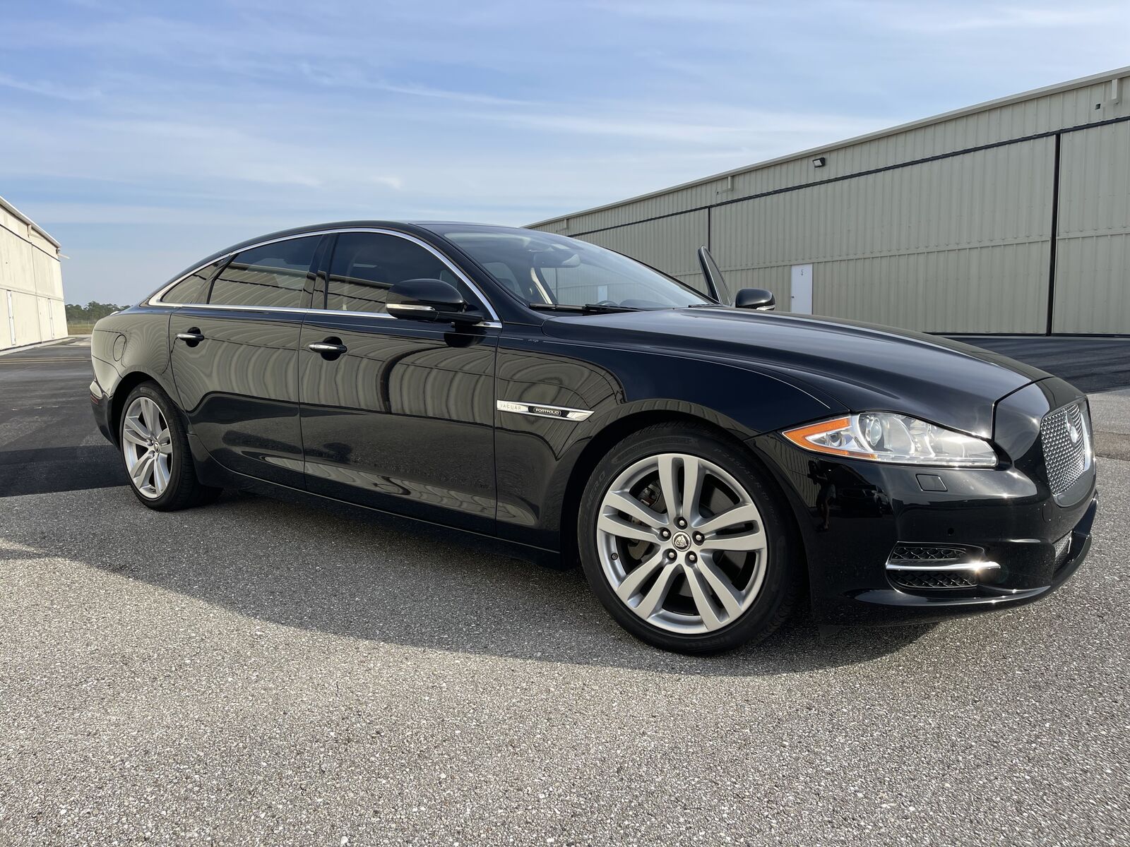 Jaguar XJ