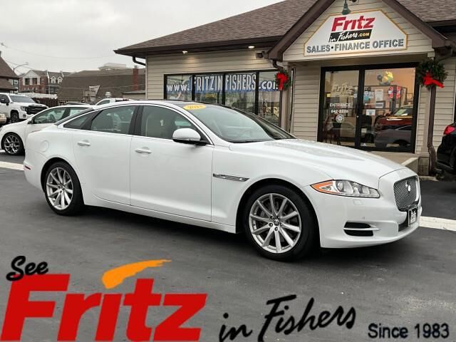 Jaguar XJ