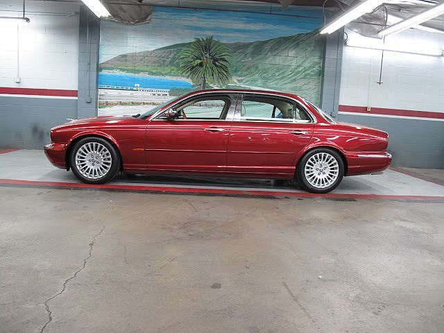 Jaguar XJ