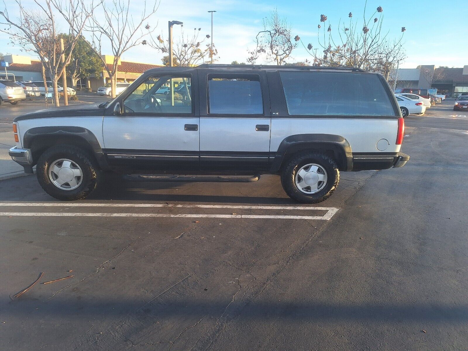 GMC Suburban
