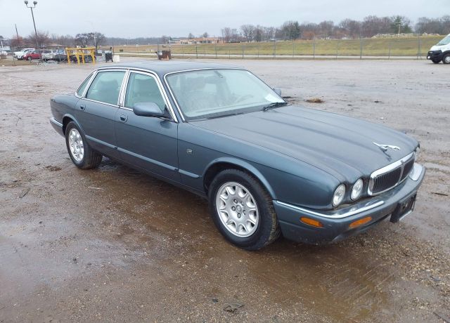 Jaguar XJ8