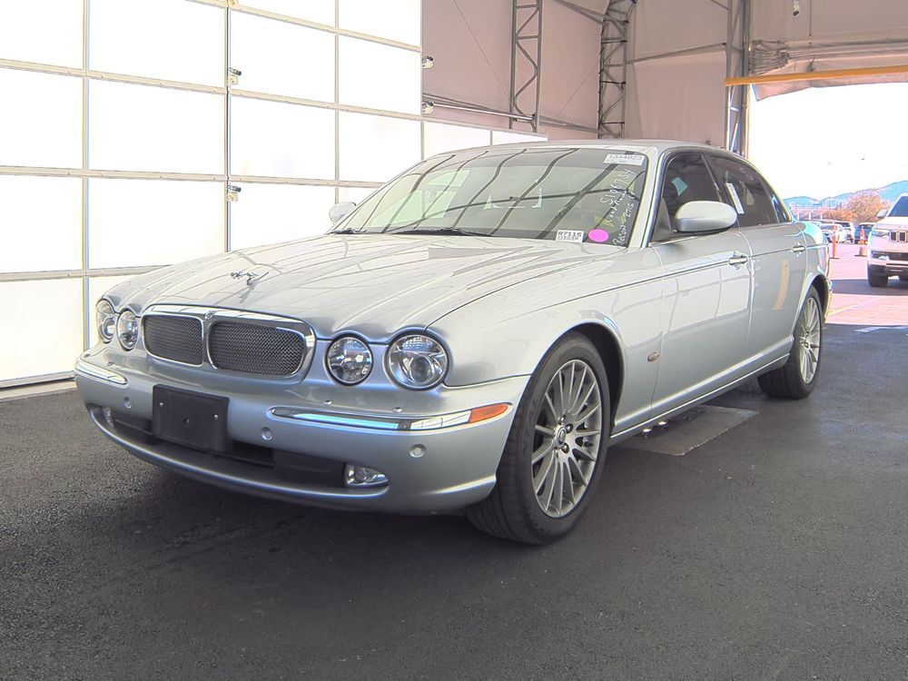 Jaguar XJ