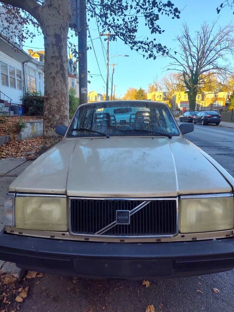 Volvo 240 Series