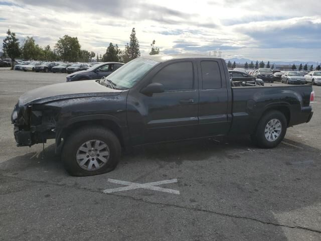 Mitsubishi Raider