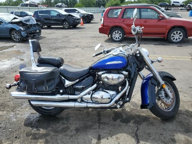 Suzuki VL800K