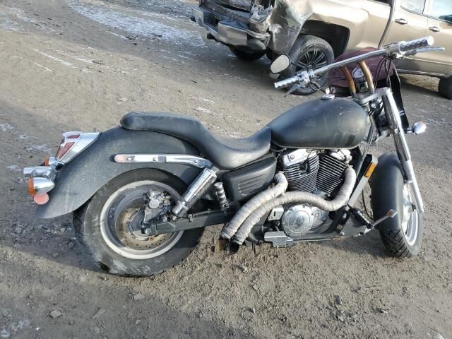 Honda VT1100C2 (SHADOW SABRE)