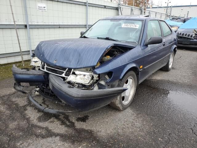Saab 900