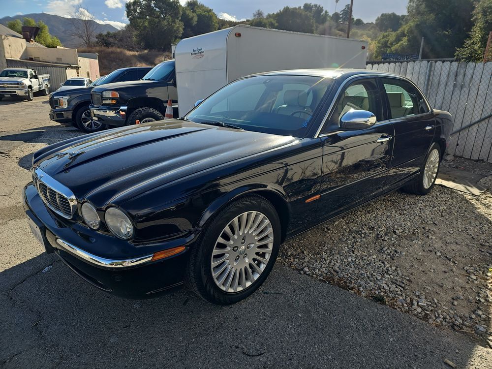 Jaguar XJ