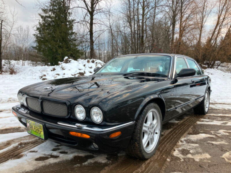 Jaguar XJR