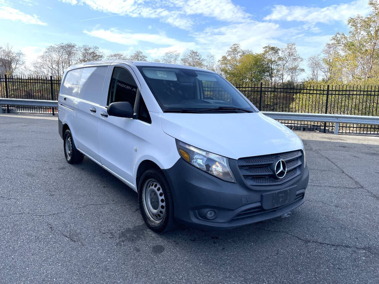 2017 MERCEDES-BENZ METRIS