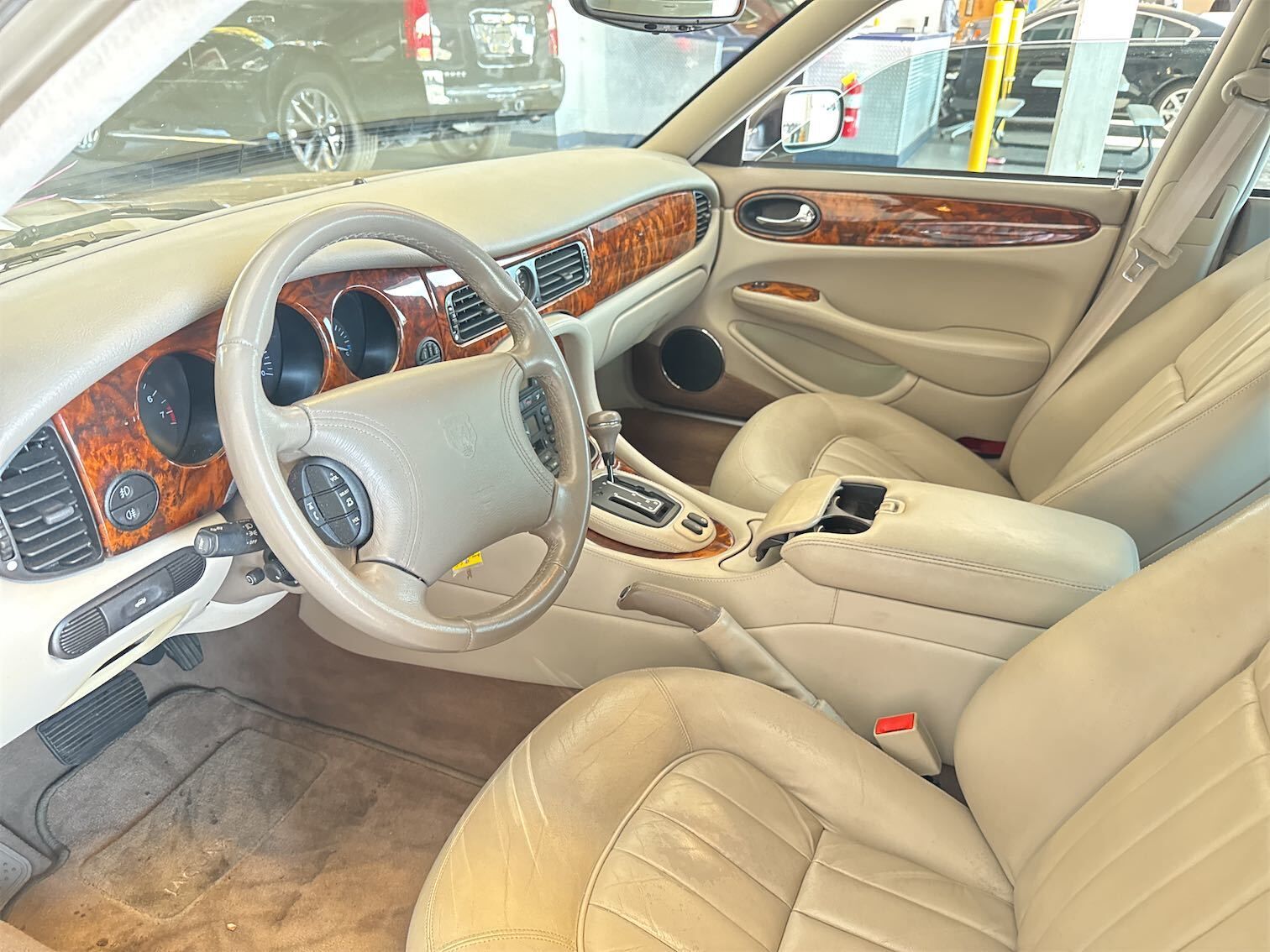 Jaguar XJ8